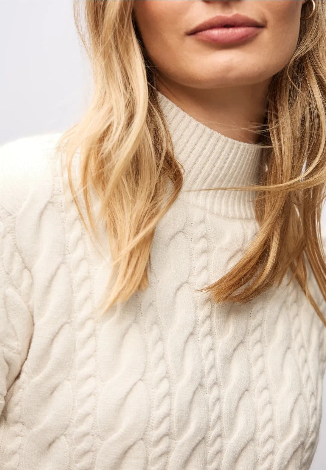 Turtle neck Cable strik