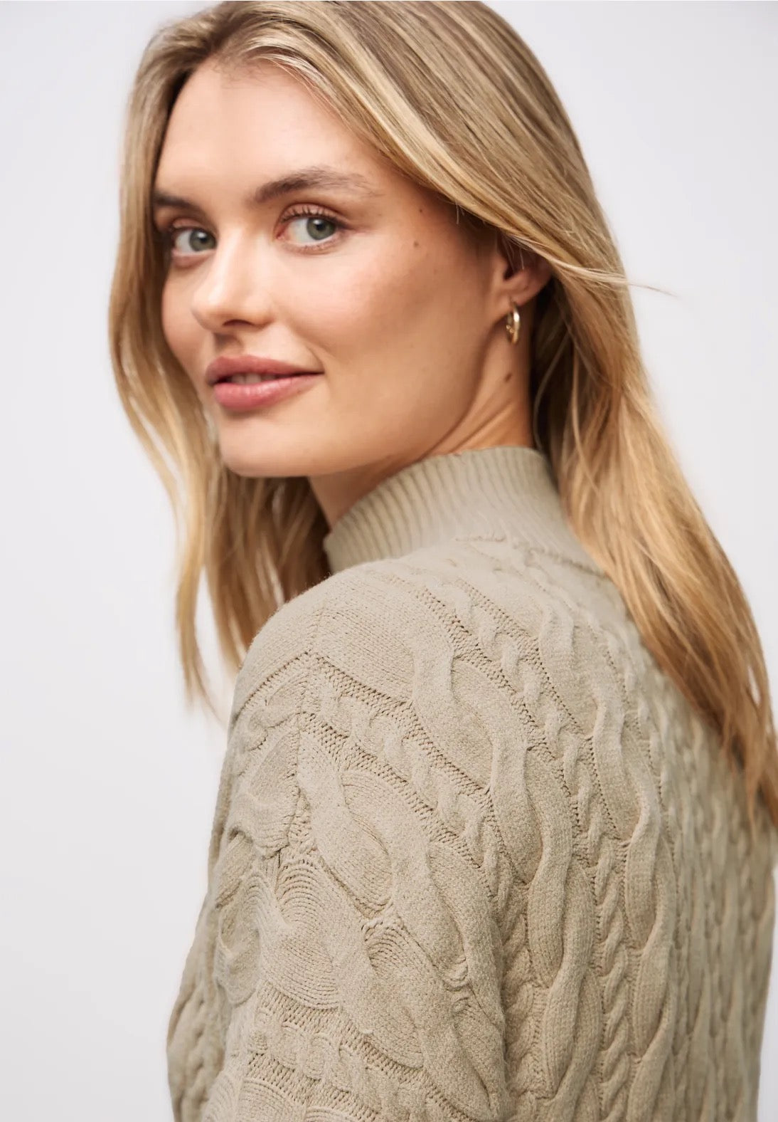 Turtle neck Cable strik