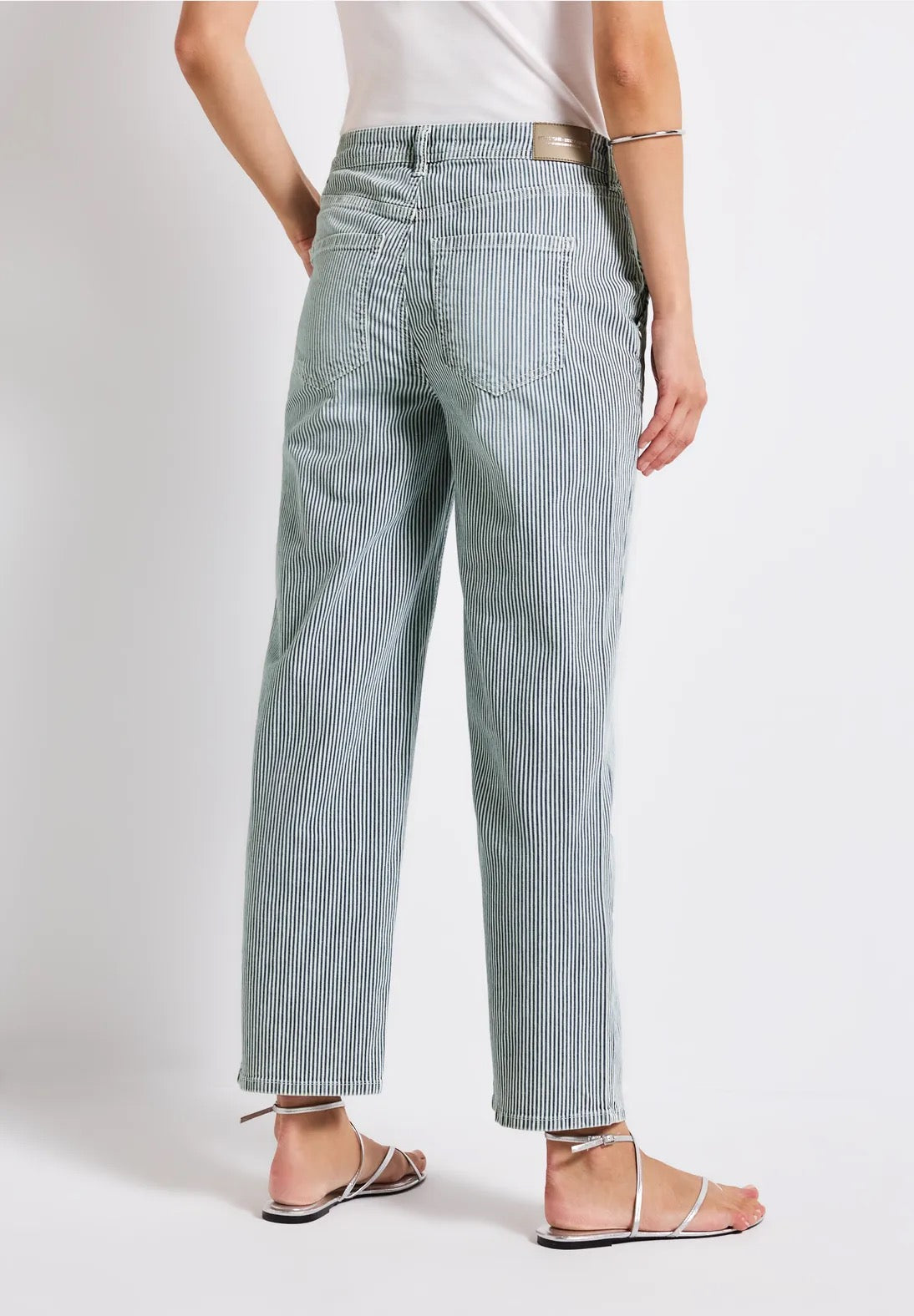 Casual fit jeans