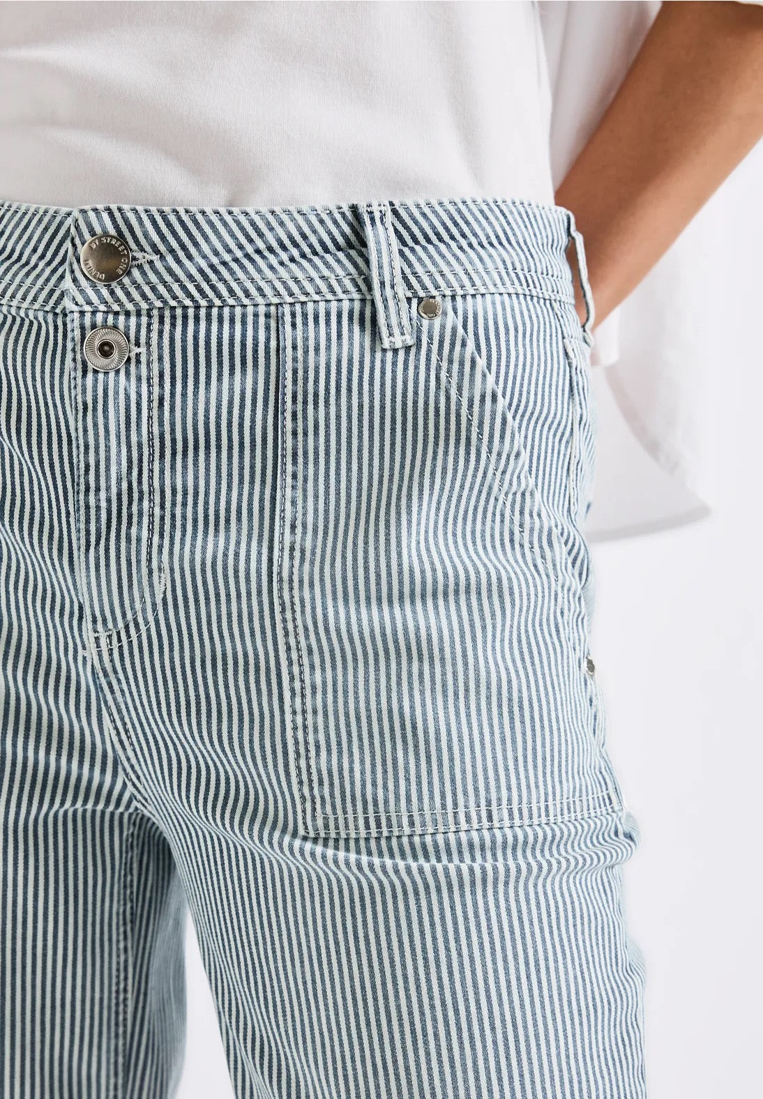 Casual fit jeans