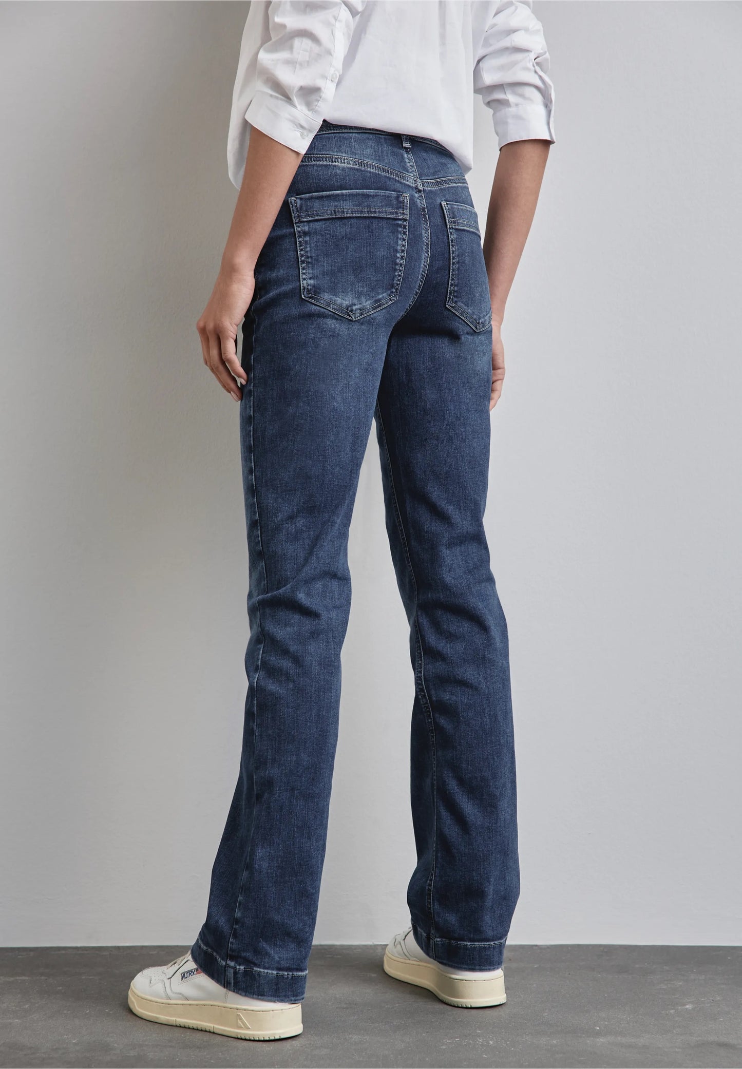 Boot cut jeans